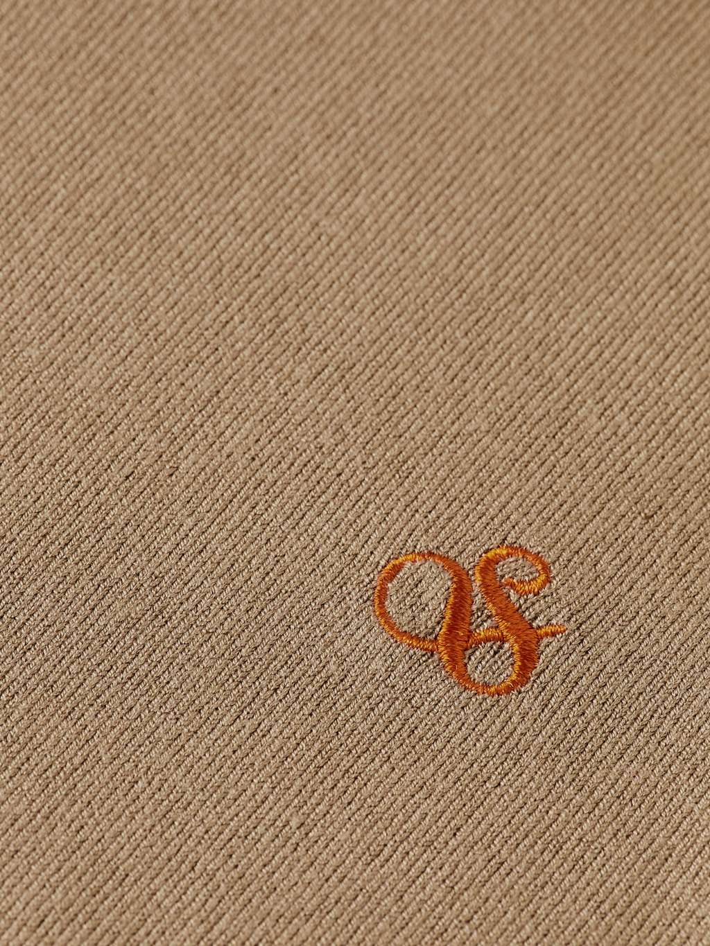 Pulls bruin Scotch & Soda