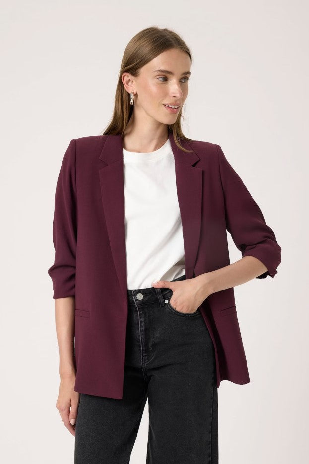 Blazers bordeaux Soaked In Luxury