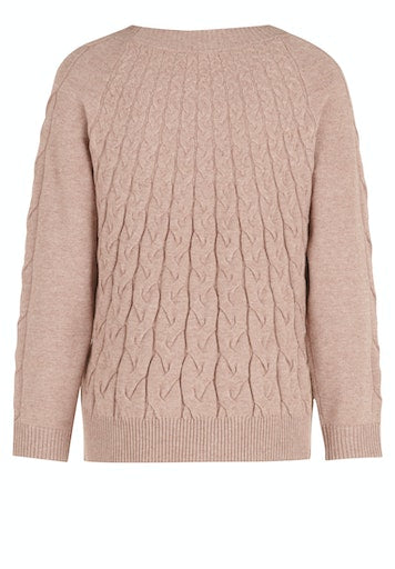 Pulls bruin Betty Barclay