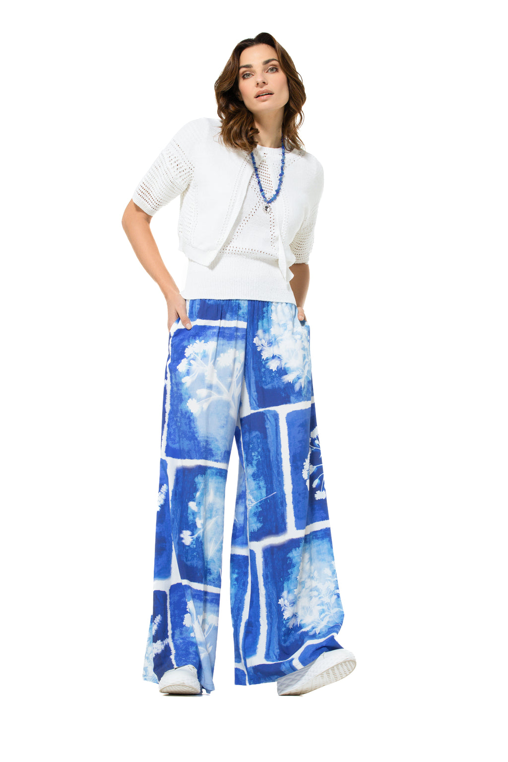 Pulls wit Caroline Biss