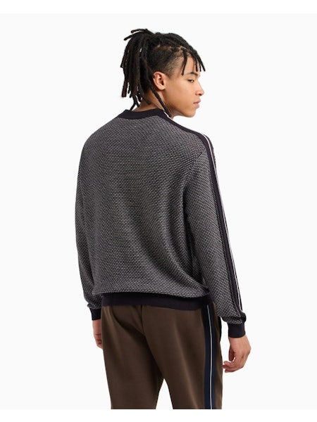 Pulls bruin Armani Exchange