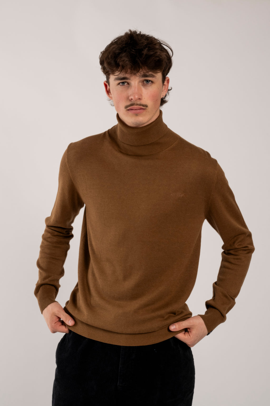 Pulls bruin ANTWRP