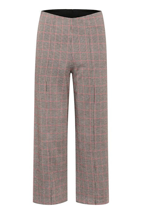 Broeken rood Part Two