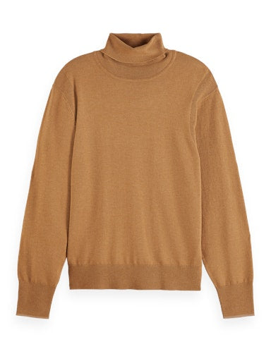 Pulls bruin Scotch & Soda