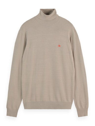 Pulls bruin Scotch & Soda