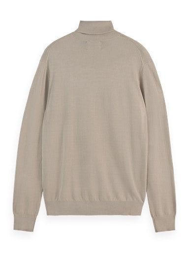 Pulls bruin Scotch & Soda