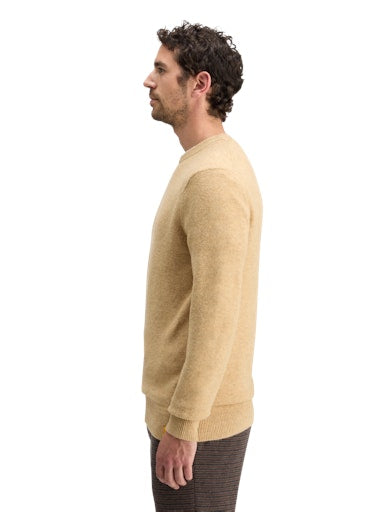 Pulls bruin Scotch & Soda