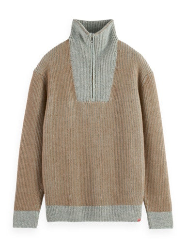 Pulls bruin Scotch & Soda