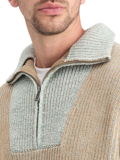 Pulls bruin Scotch & Soda