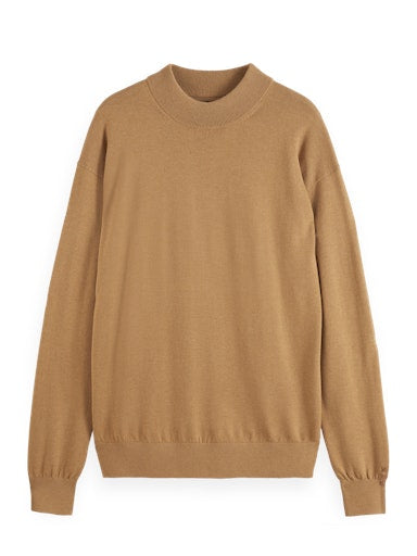 Pulls bruin Scotch & Soda