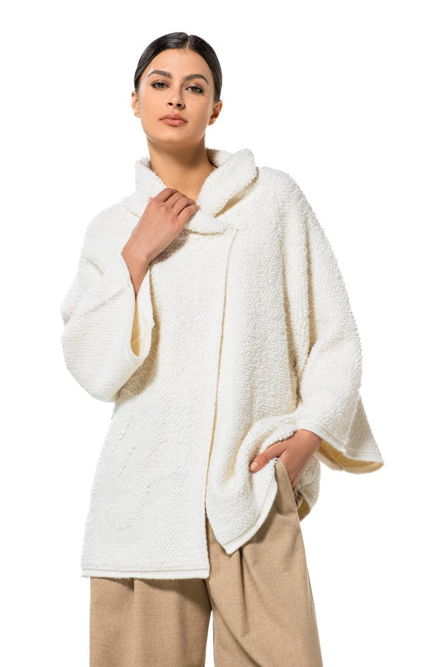 Poncho's beige Caroline Biss