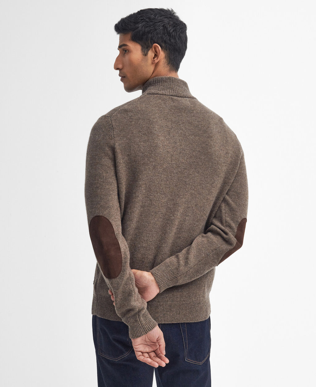 Pulls bruin Barbour