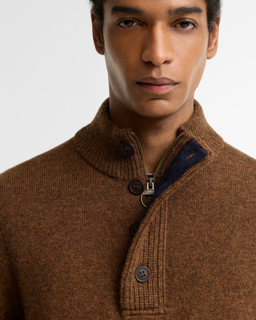Pulls bruin Barbour