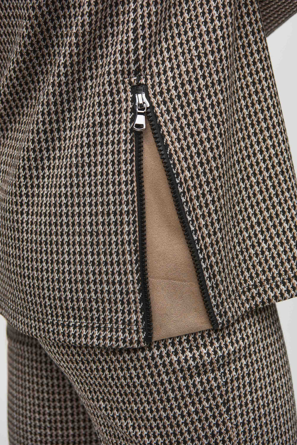 Pulls bruin Joseph Ribkoff