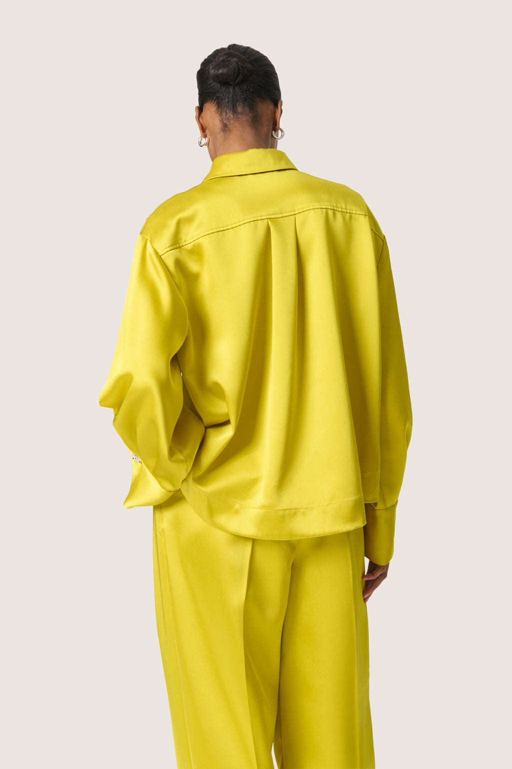 Blouses lange mouw geel Soaked In Luxury