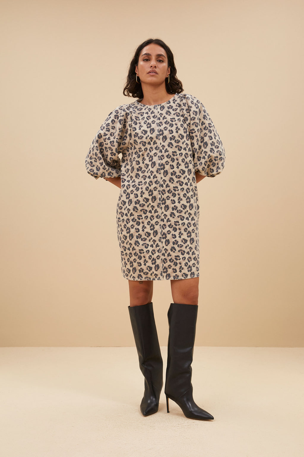 Jurken lange mouw bruin by-bar