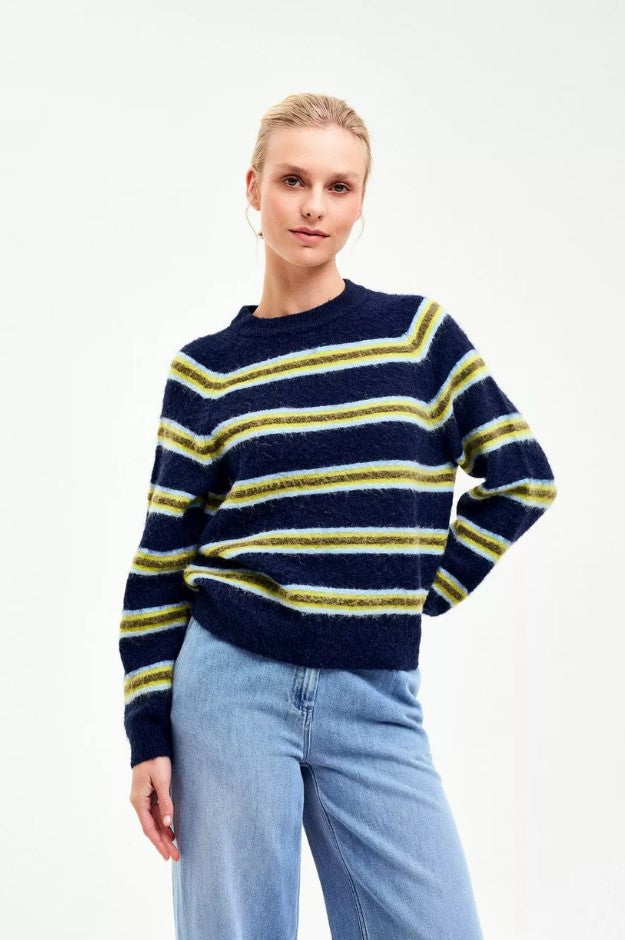 Pulls navy CKS