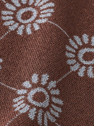 Pulls bruin Scotch & Soda