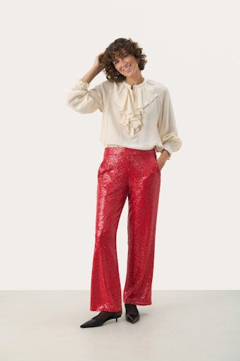 Broeken rood Part Two