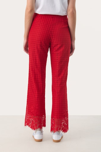 Broeken rood Part Two