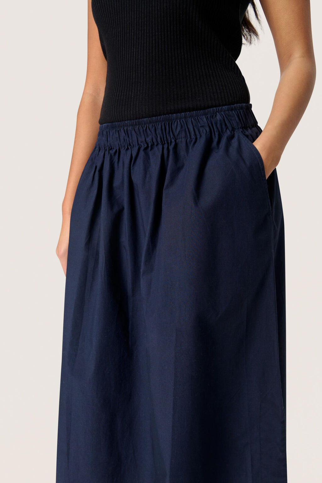 Rokken navy Soaked In Luxury