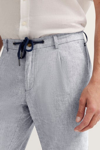 Shorten blauw Bugatti