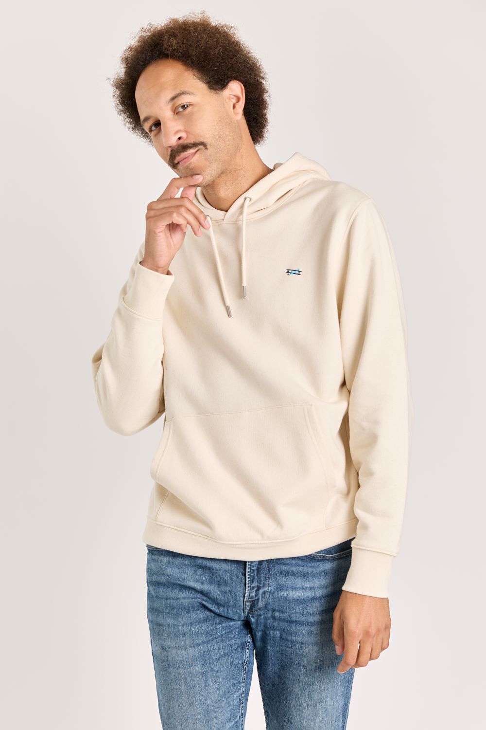 Sweaters wit STRØM