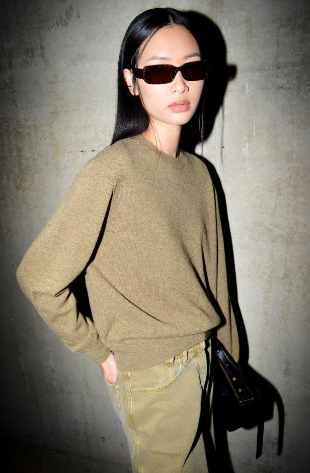 Pulls bruin Collectors Club