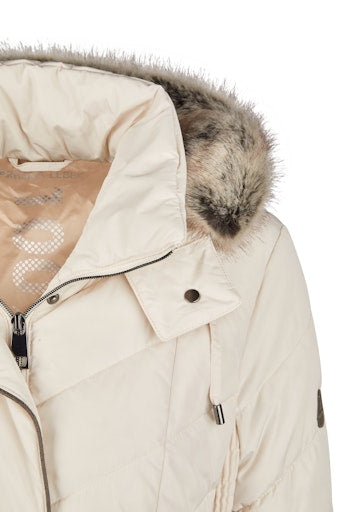 Jassen wit Barbara Lebek