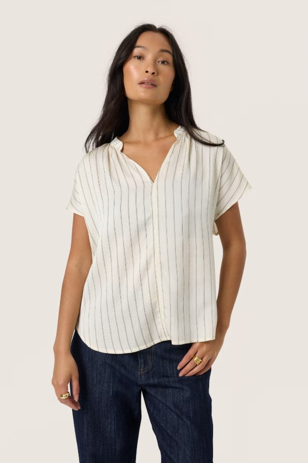 Blouses korte mouw beige Soaked In Luxury