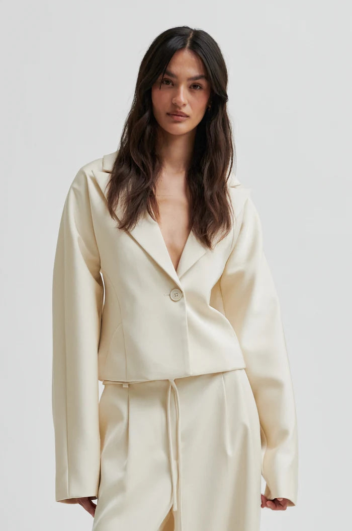 Blazers wit Second Female