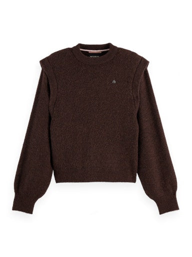 Pulls bruin Scotch & Soda