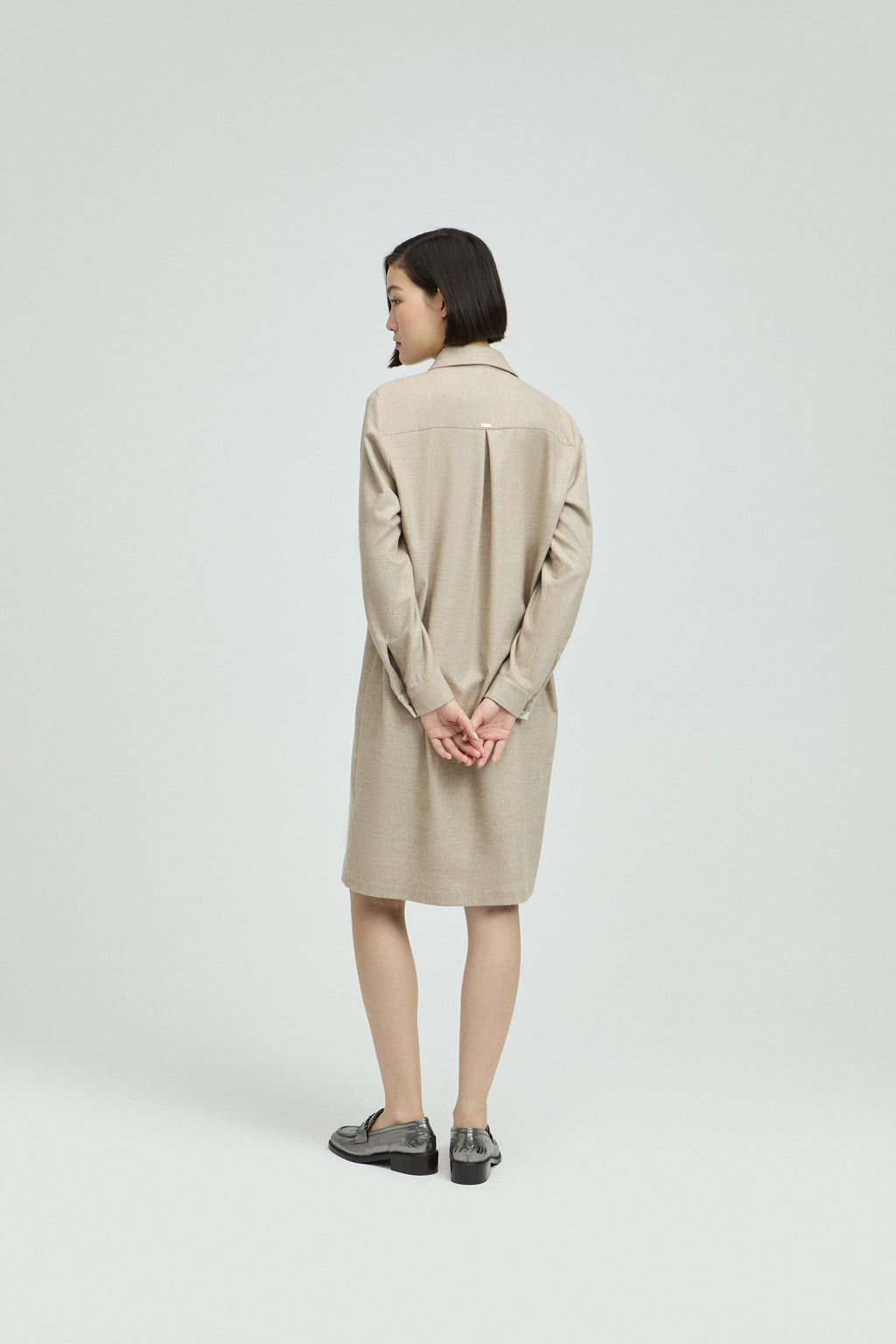 Jurken lange mouw beige Xandres