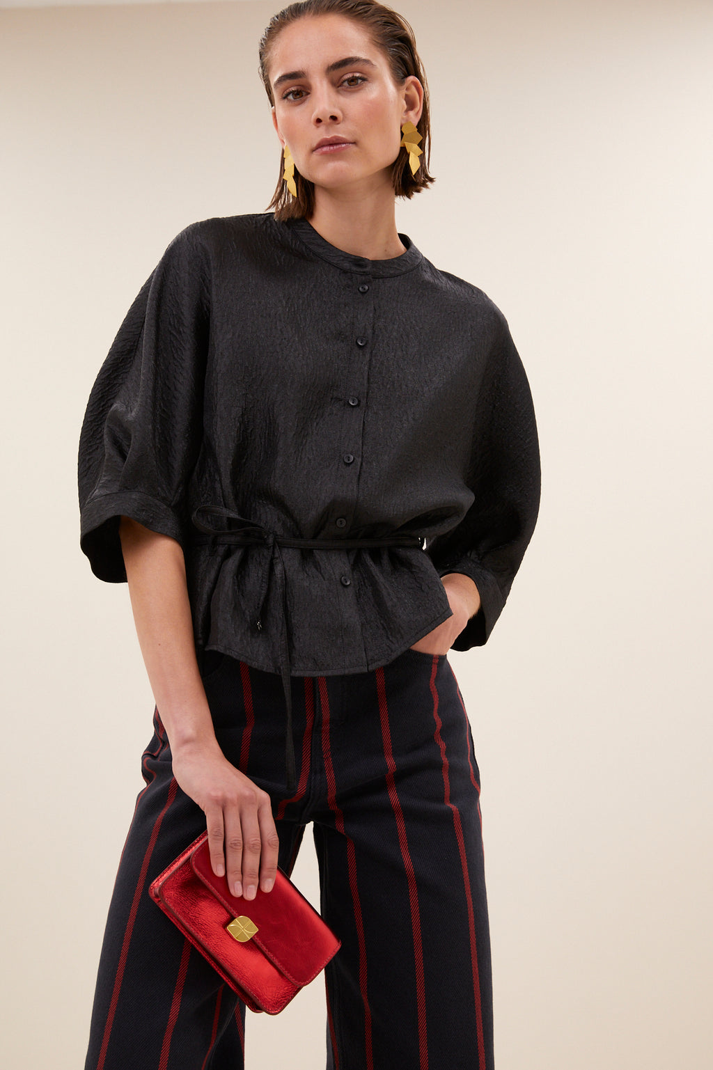 Blouses korte mouw zwart by-bar