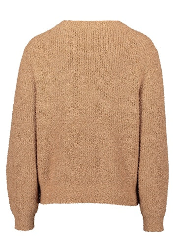 Pulls bruin Betty & Co