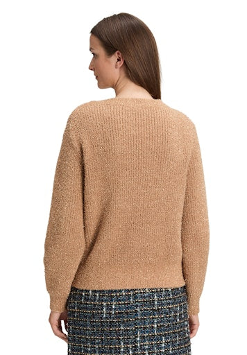 Pulls bruin Betty & Co