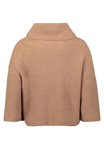 Pulls bruin Betty & Co