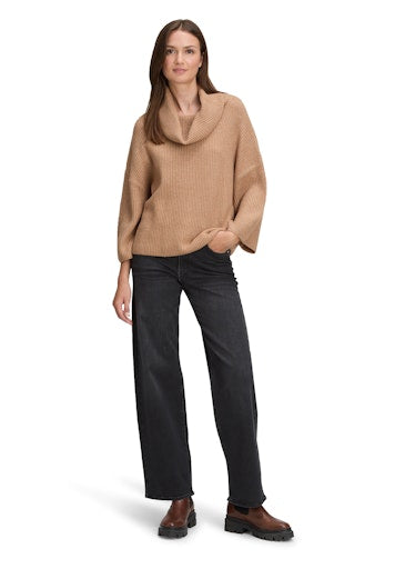 Pulls bruin Betty & Co