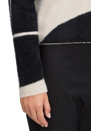 Pulls zwart Betty & Co