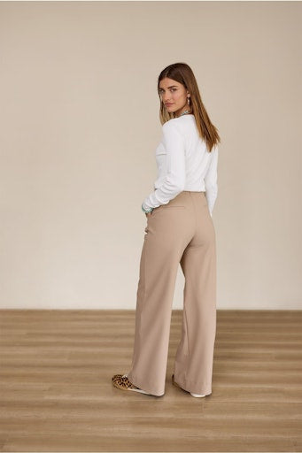 Pulls beige Studio Anneloes