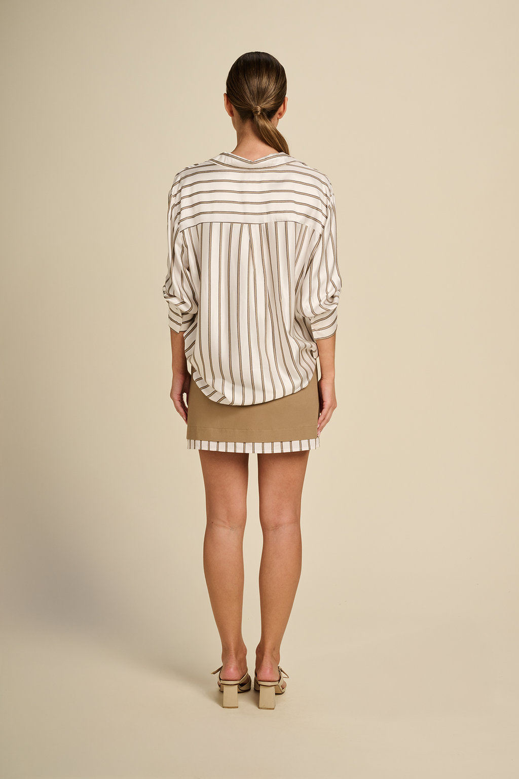 Blouses lange mouw beige March23