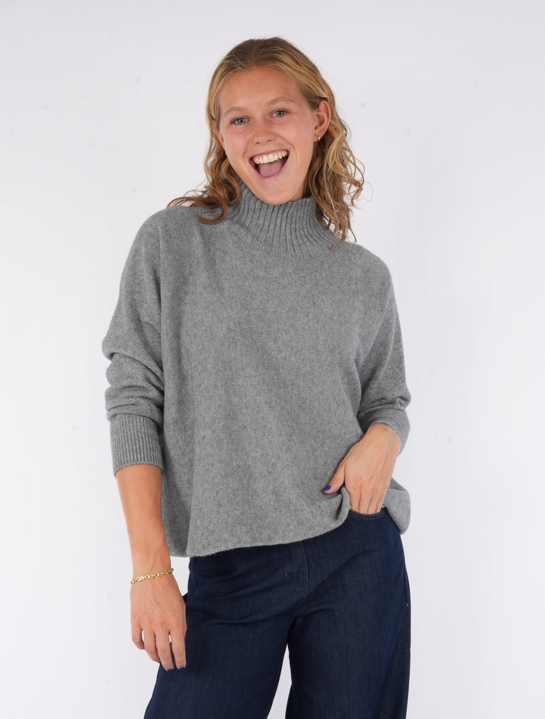 Pulls grijs BLACK ROSE