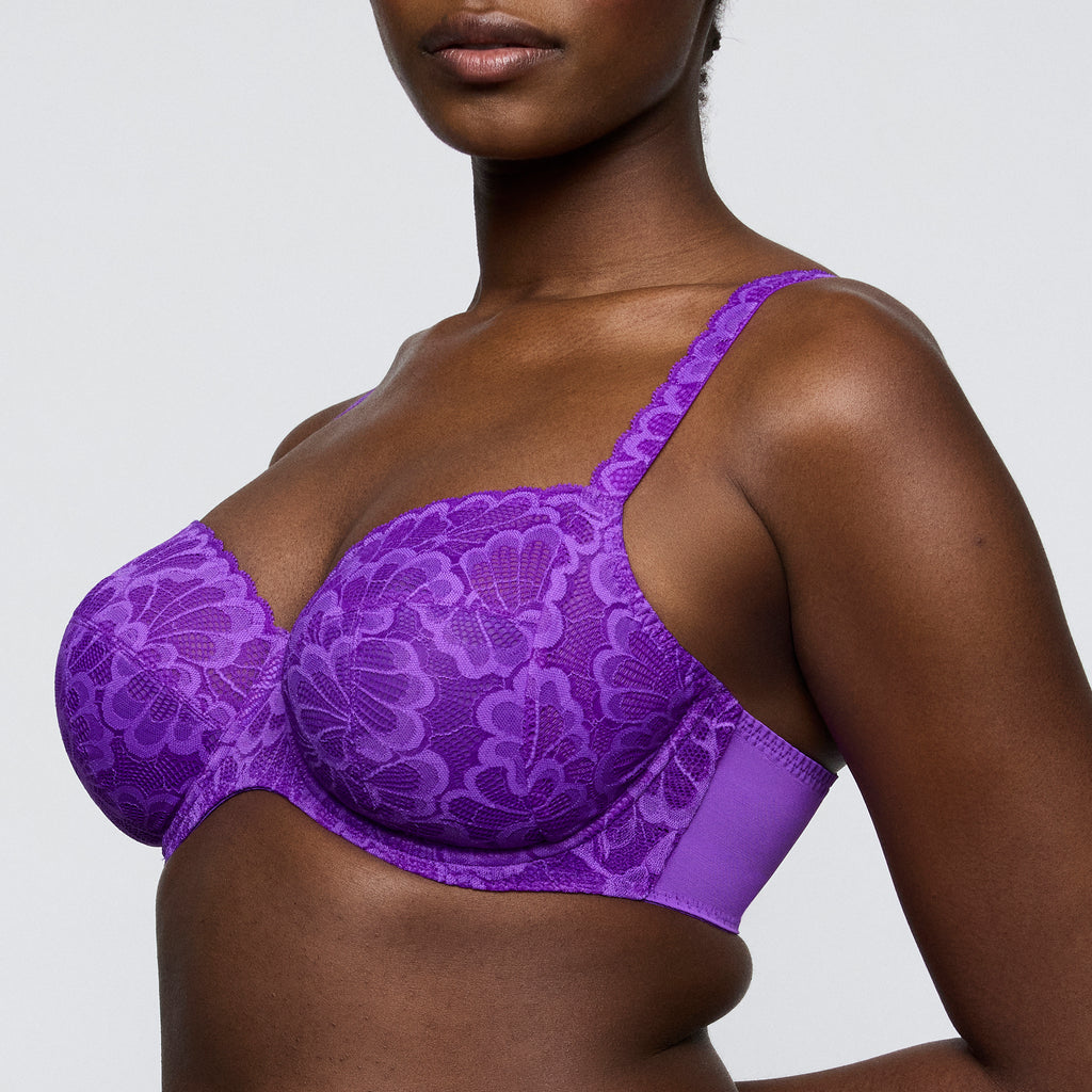 BH's rood Prima Donna Twist