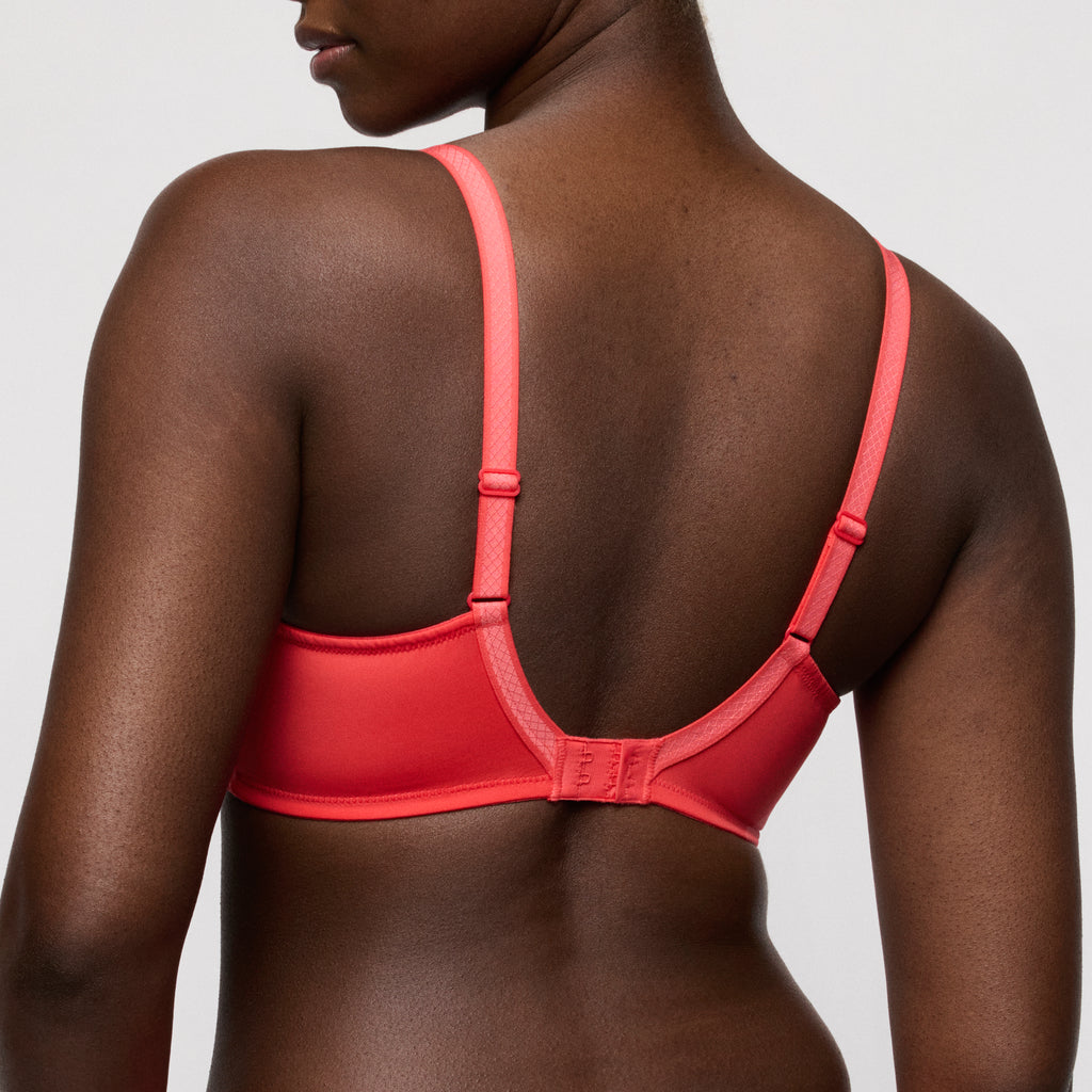 BH's rood Prima Donna Twist