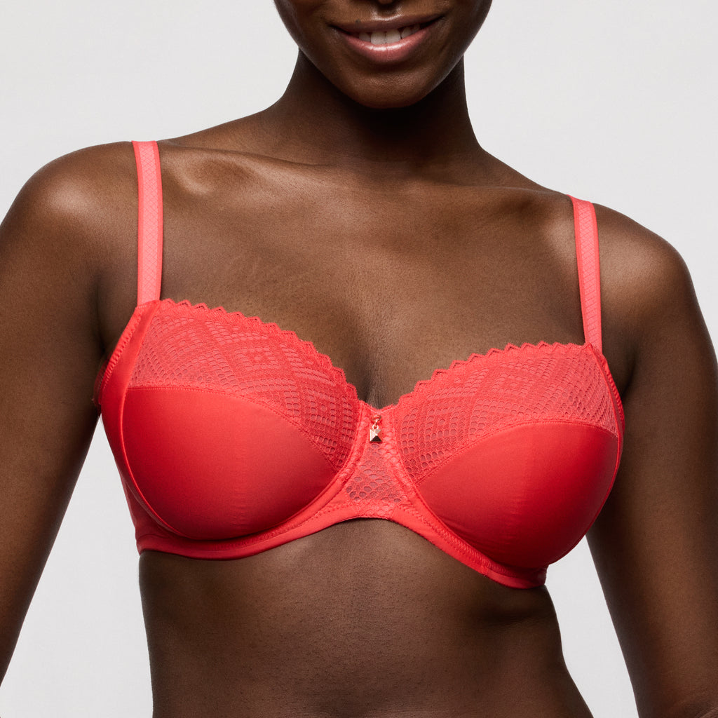 BH's rood Prima Donna Twist