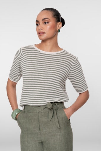 Pulls beige Geisha