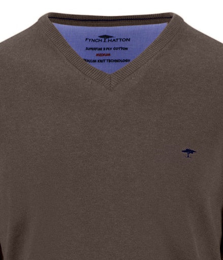 Pulls bruin Fynch-Hatton