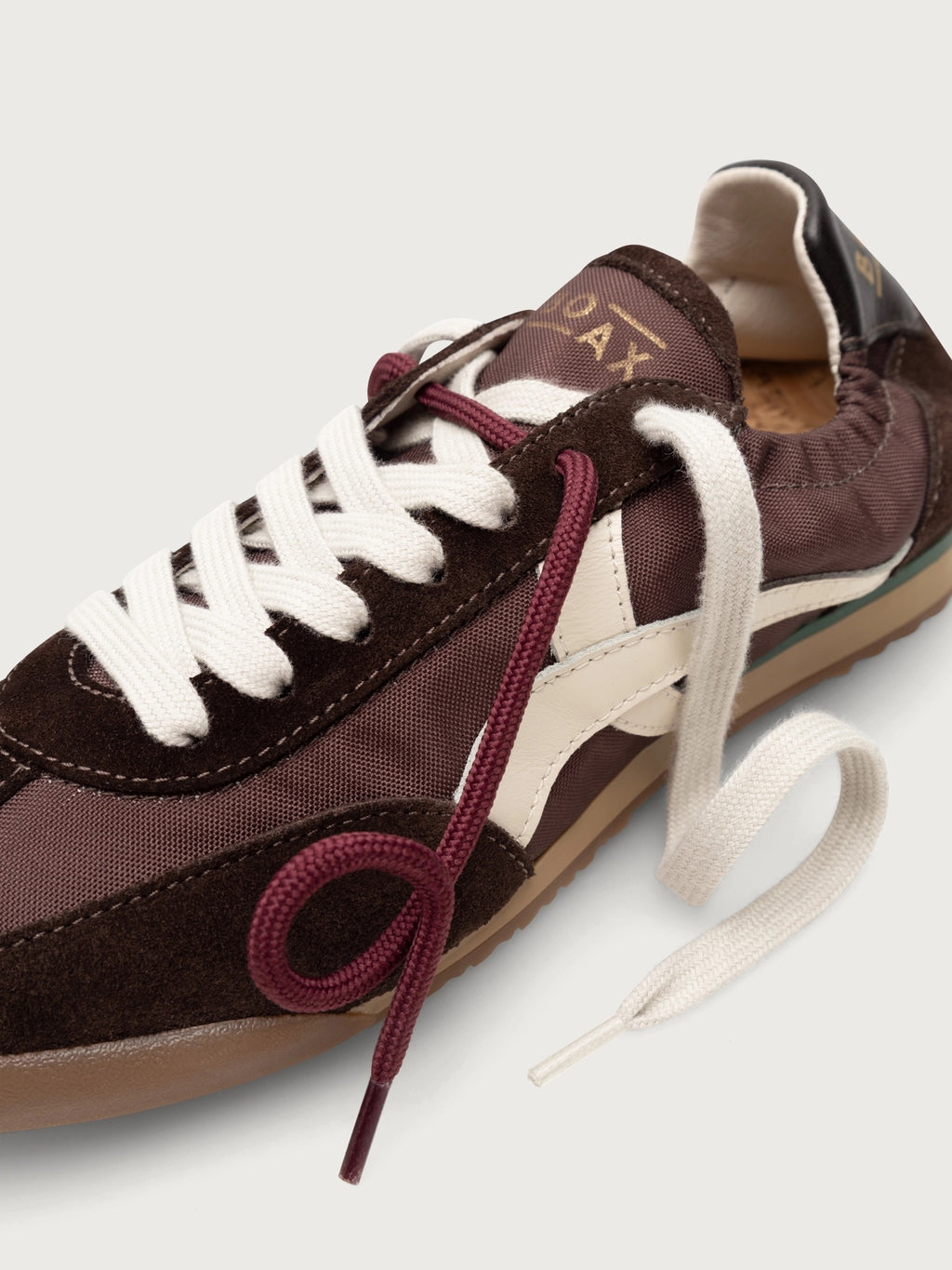 Sneakers bruin Boax