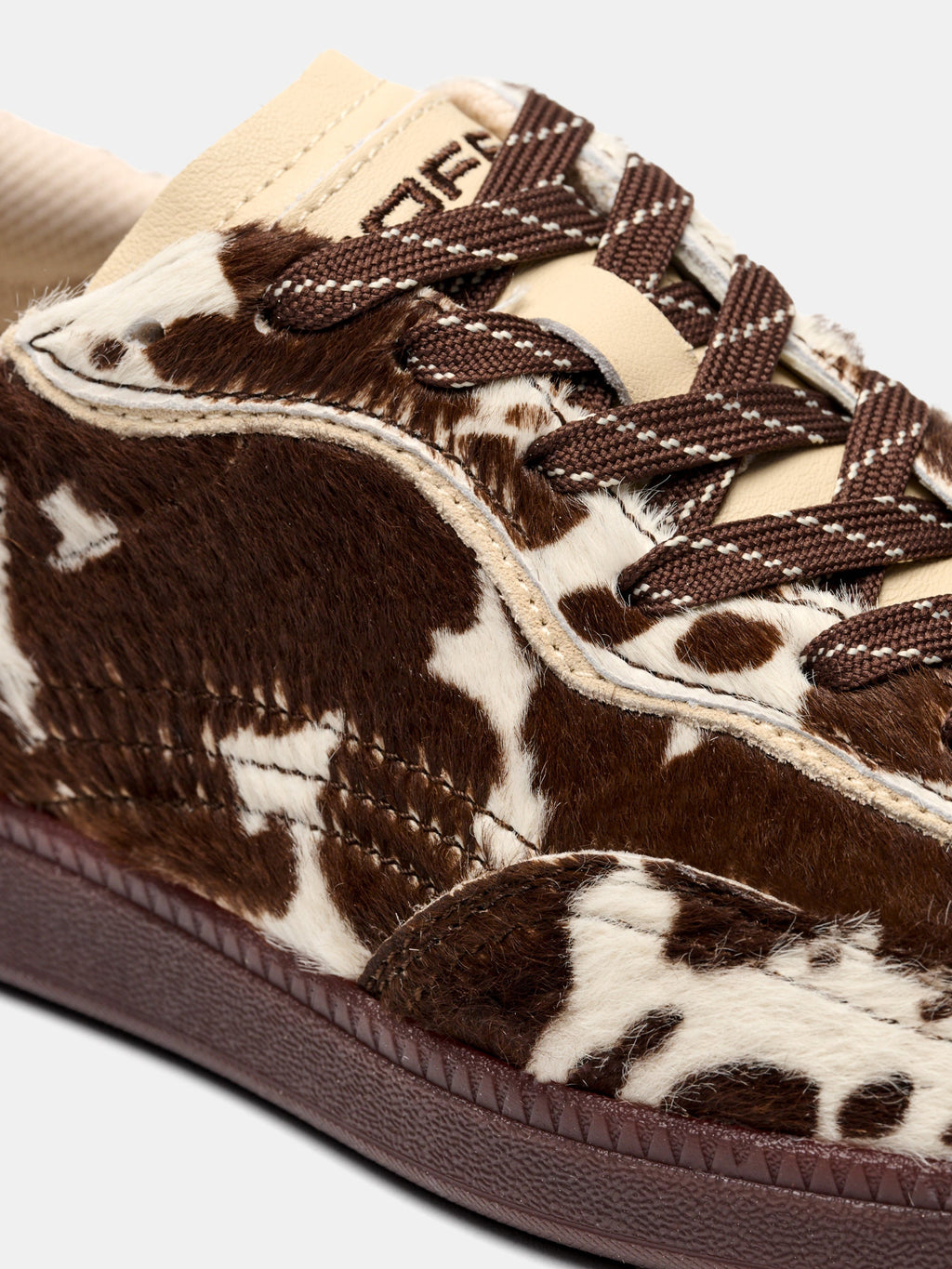 Sneakers bruin HOFF