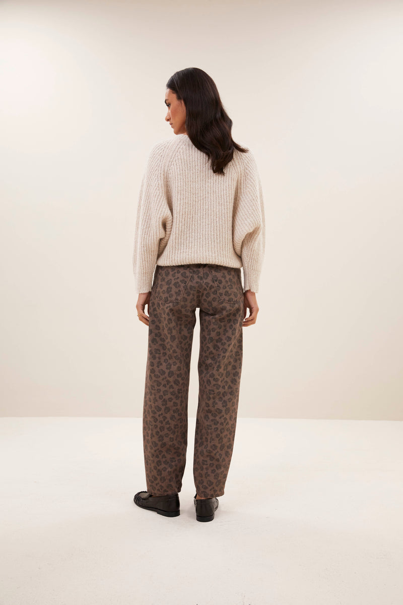 Pulls beige by-bar